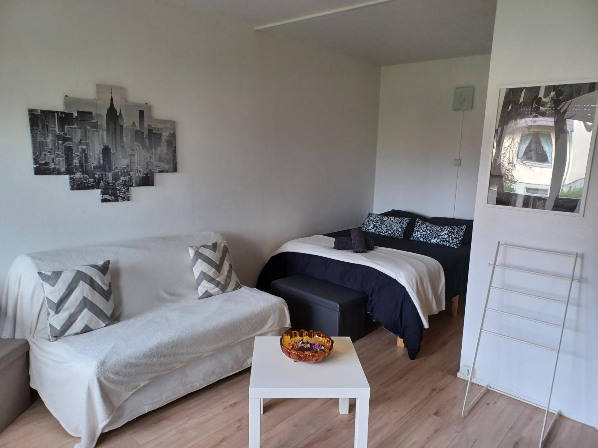 Studio Rdc Calme Avec Parking Ferme Pres Autoroute Et Tram C Mulhouse Exteriör bild